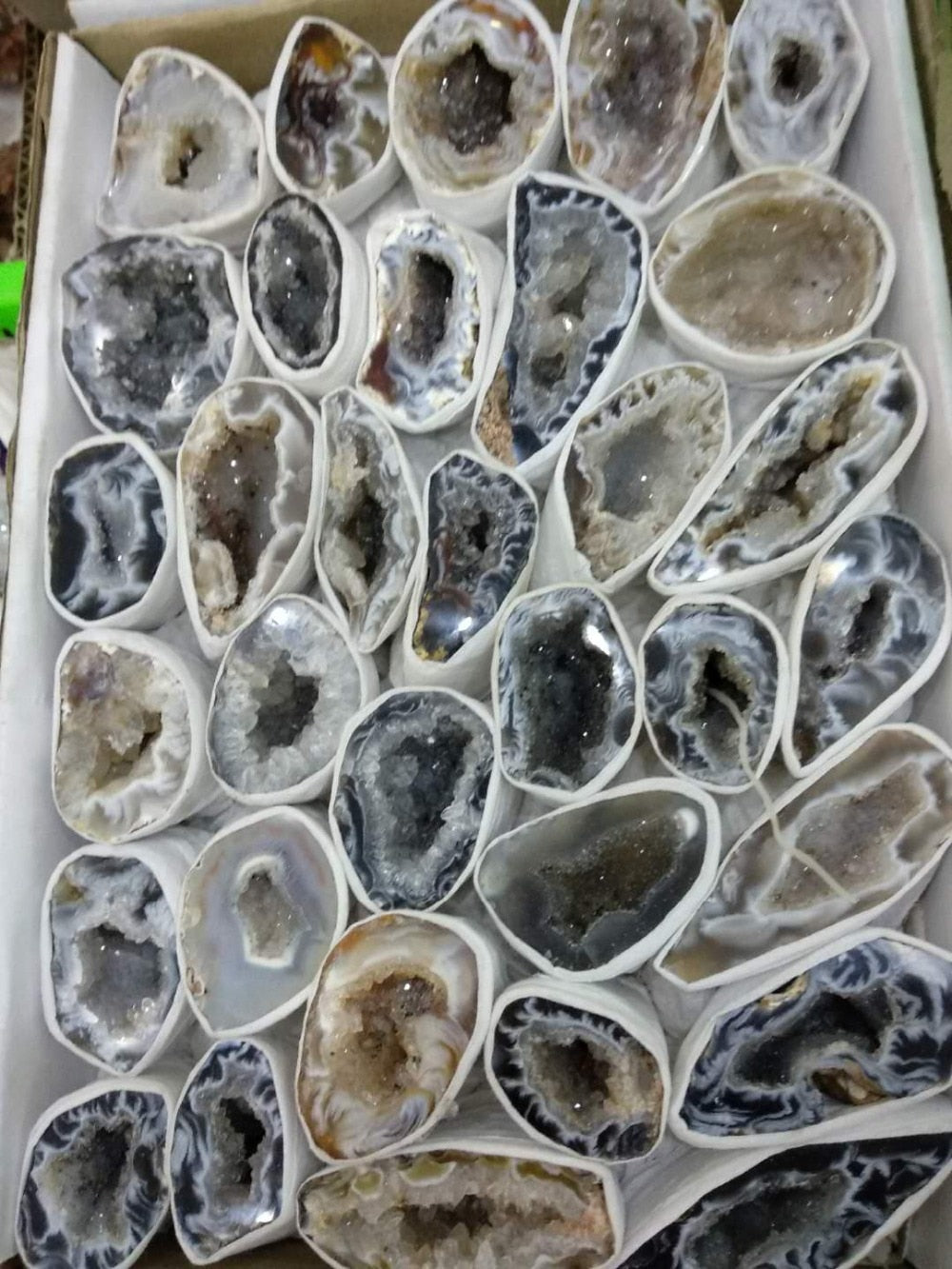 Beautiful Natural Agate treasure basin agate geode quartz crystal Raw Rock Agate furnishing articles